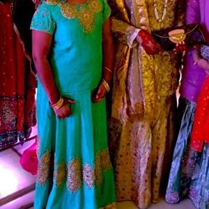 Girl’s 2pce Lehnga set or skirt & blouse set. Pure silk embroidered